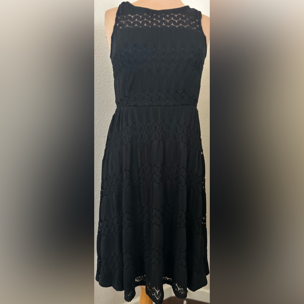 Ronni Nicole Black A-Line Crew Neck Midi Dress